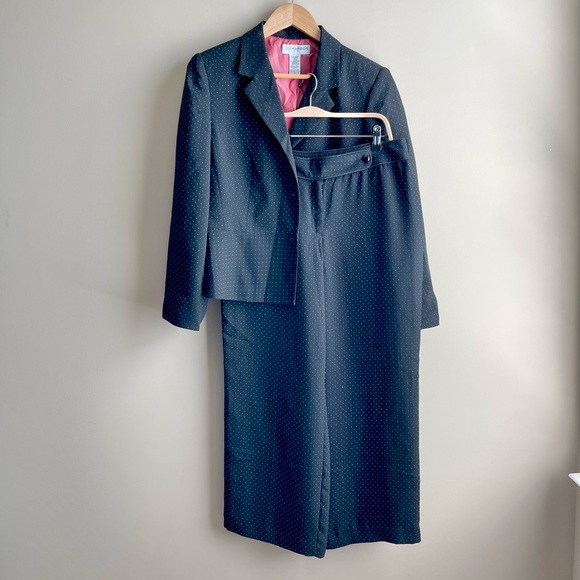 Sag Harbor Jackets & Blazers - Sag Harbor Pin Dot Straight Leg Suit